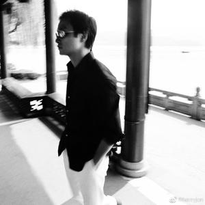 明星扒开腿给我舔
